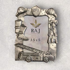 🥳🎉HP🎉🥳Vintage Picture Frame “No - 5 Fire House”